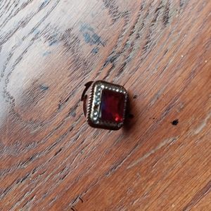 Woman's ring number 22